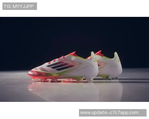 探索adidas足球官网尽享顶级足球装备与最新赛事资讯